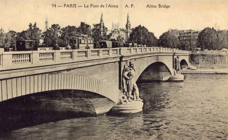 old view Pont de l'Alma